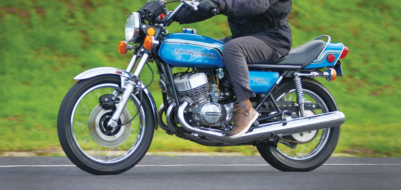 1972 Kawasaki H2: Wheelie King - Motorcycle Classics